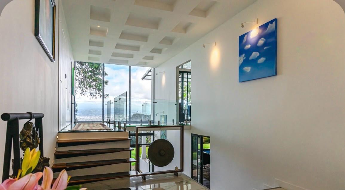 Acceso interior