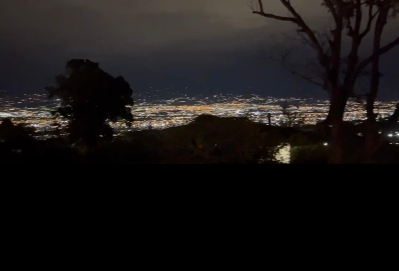 Vista nocturna al Valle Central
